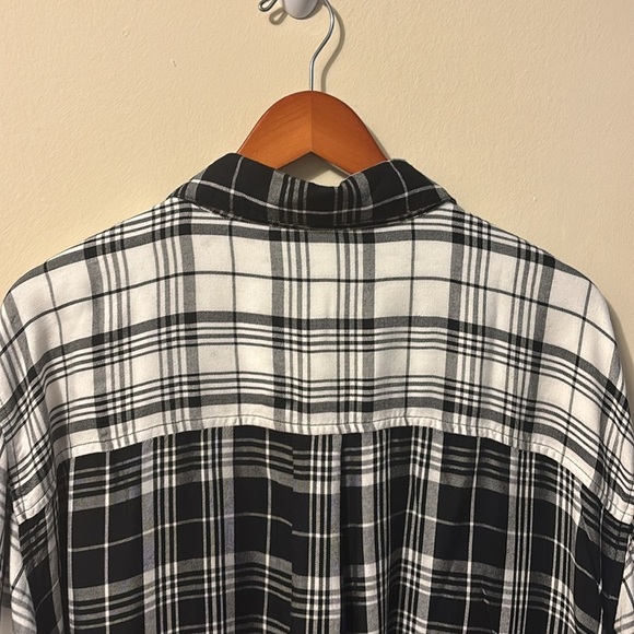 Lane Bryant Women’s Blouse Button Down Black White Monochrome Plaid Shirt - Picture 5 of 13